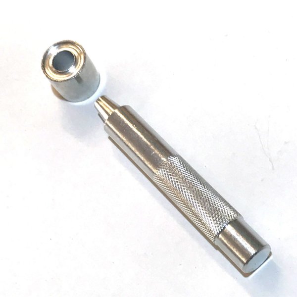 Piston k nýtování průchodek, kroužků o vnitřním průměru 10 mm