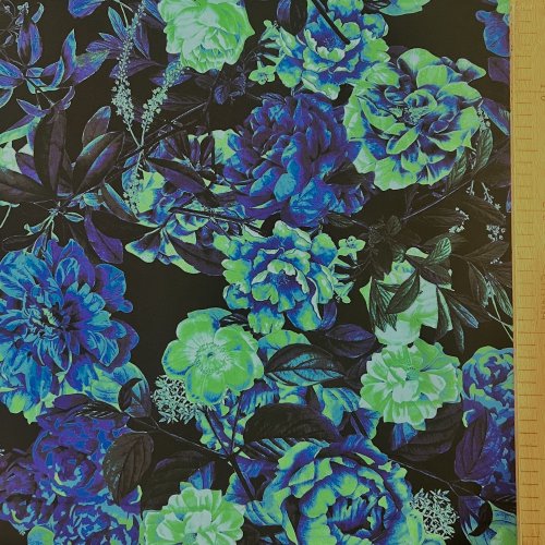 Silky, látka na šaty, dovoz EU, 90% pes, 10% el 85g/m2, šířka 150 cm