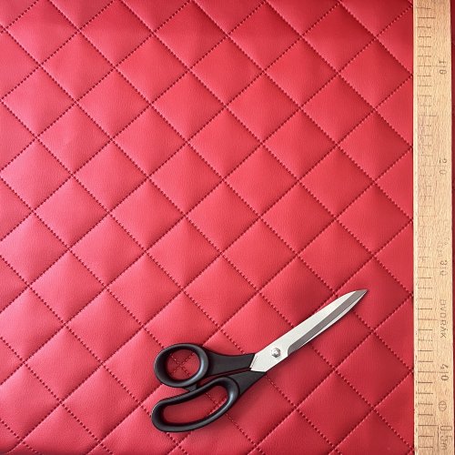 Eko kůže metráž s 3D efektem kostiček 5x5 cm, vrchní část 100% PU, nosná část 80% PL, 20% CO,...