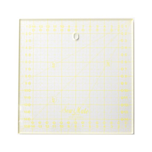 Pravítko na patchwork o velikosti 16 x 16 cm; síla 3 mm, naznačeny úhly 30, 45, 60°, prtiskluzové